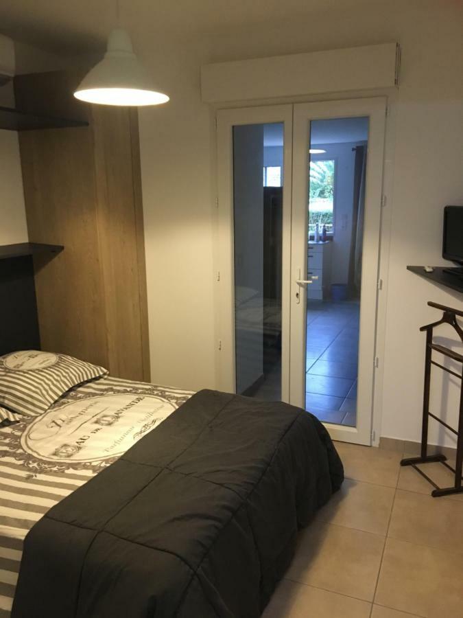 Au Domaine De Lea Lägenhet Hyères Exteriör bild